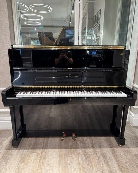 Steinway Model V-125 – Serial No. 599574